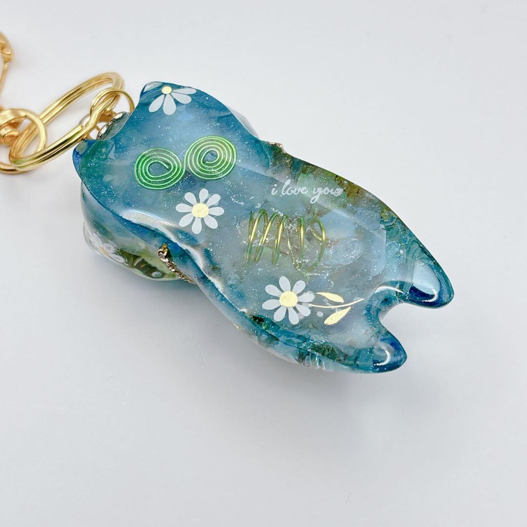 猫ちゃん^ ̳ᴗ ̫ ᴗ ̳^アクアマリン オルゴナイト キーホルダー - メルカリ