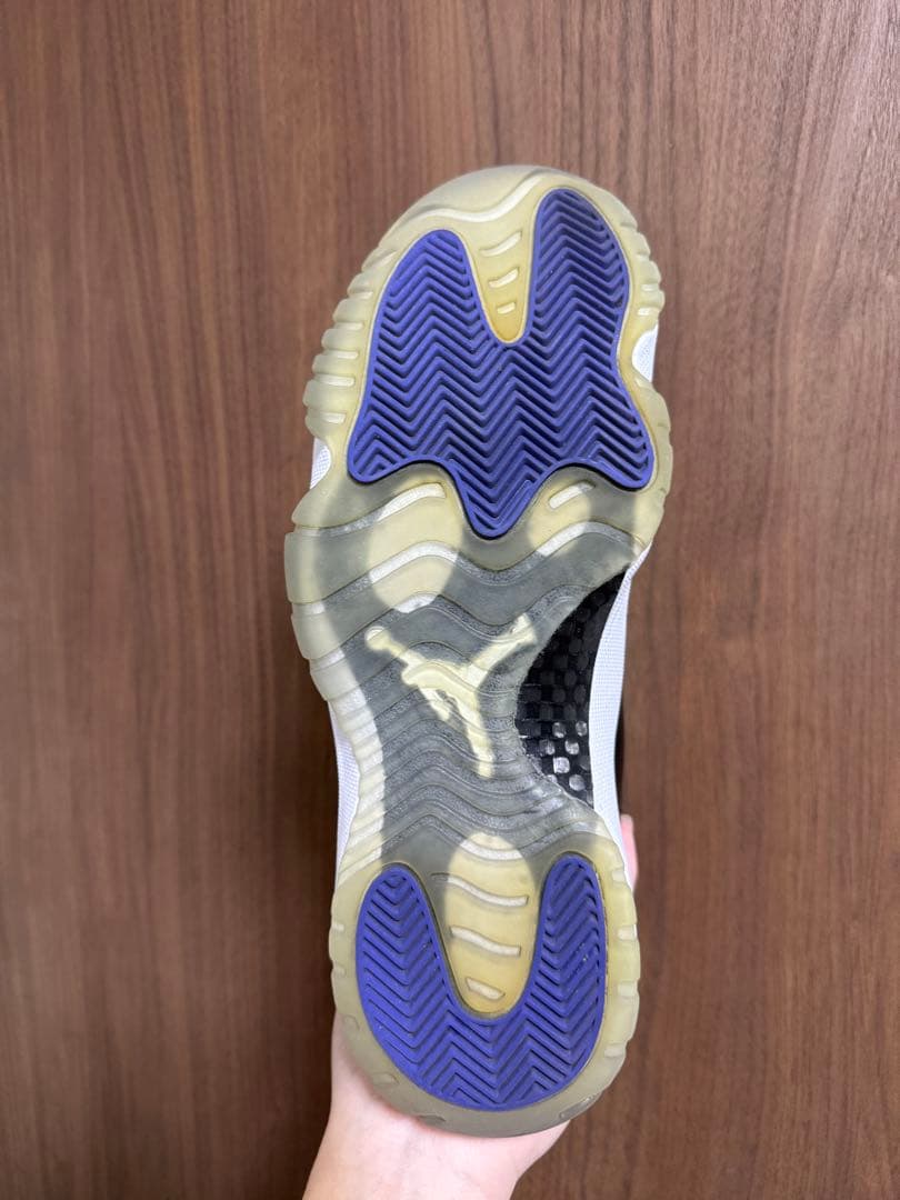 ナイキ エアジョーダン11 レトロ / ホワイト ブラック 26.5cm