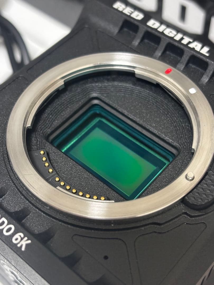 最終価格 美品 ランタイム33.8時間 RED KOMODO 6K - メルカリ