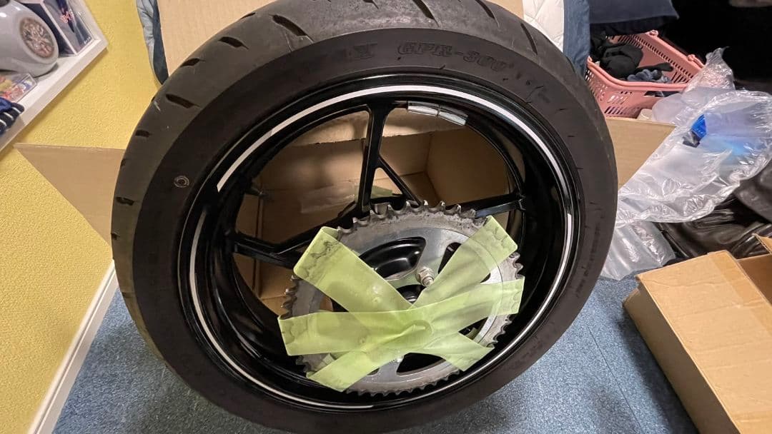 ZX-25R 純正リアホイール - メルカリ