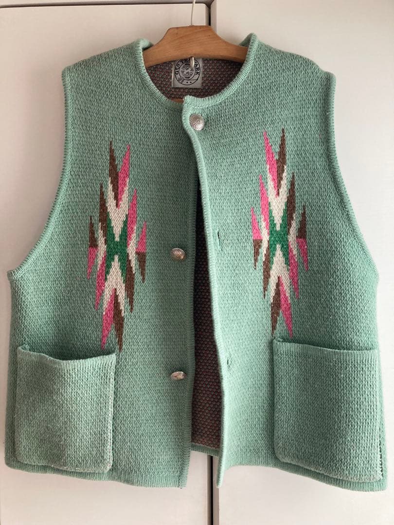 Geo Trowark（ジオトロワーク）saro別注チマヨ柄ニットベスト - メルカリ