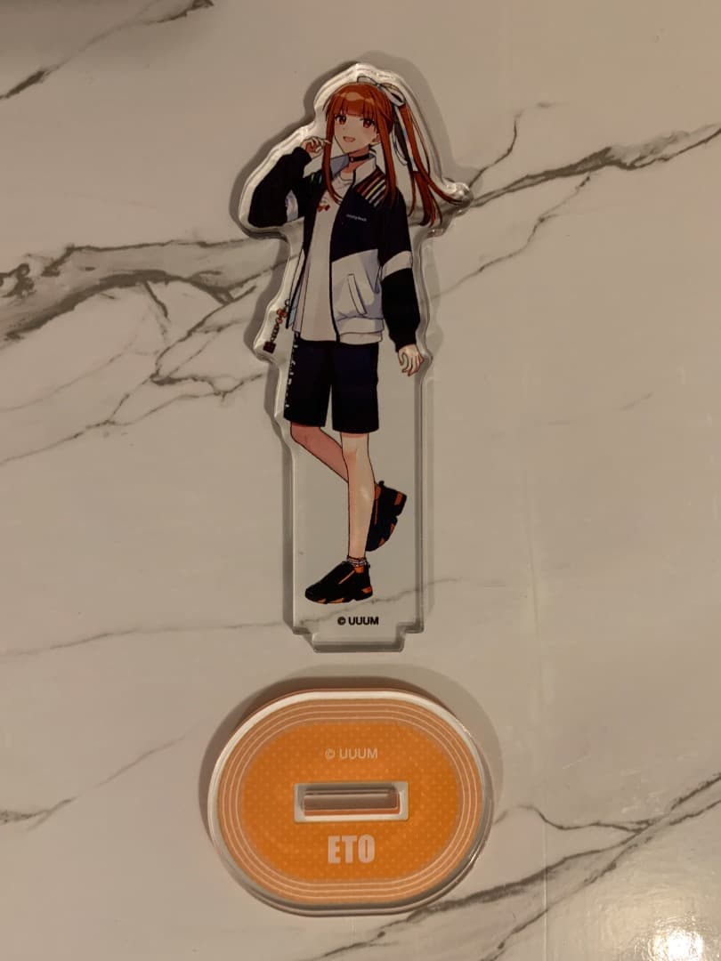 カラフルピーチ】セブン アクスタ（えと） - メルカリ