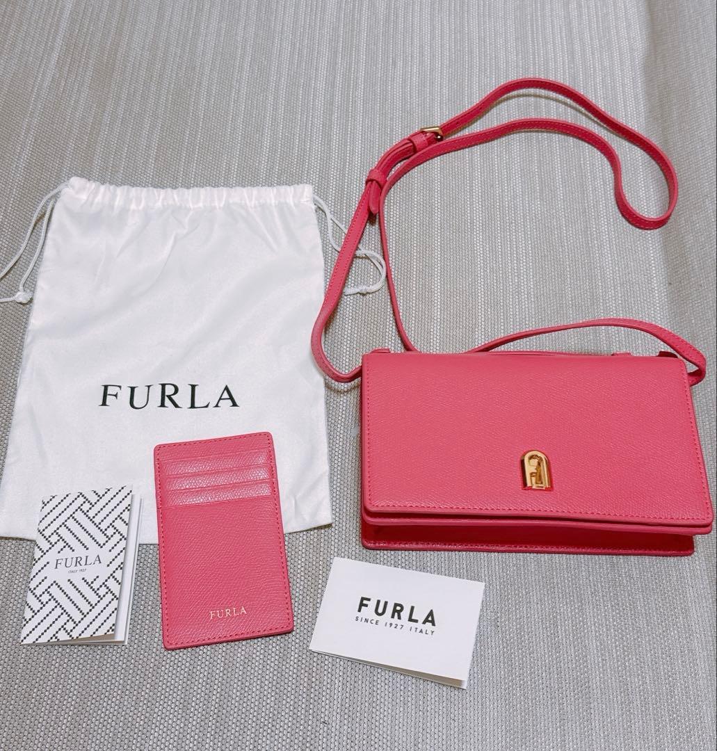 FURLA ピンク レザー ショルダーバッグ クロスボディ FURLA（フルラ） ショルダーバッグ バッグ イリデ クロスボディバッグ