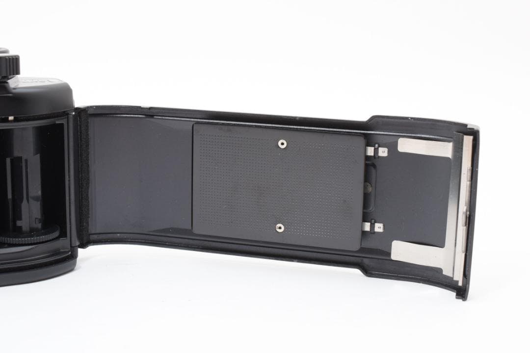 美品 NIKON ニコン EM フィルムカメラ モルト新品交換済 M837 - メルカリ