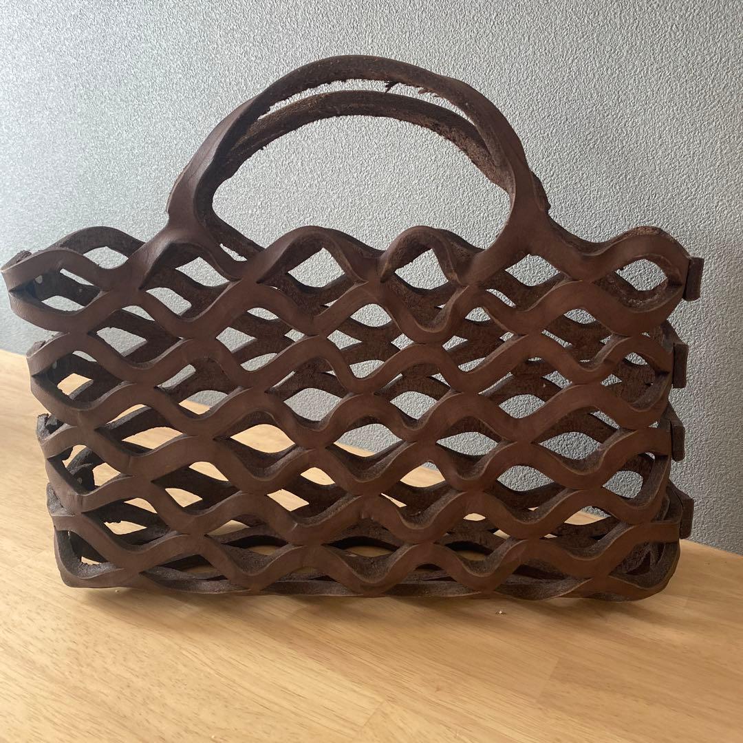 曽田耕　ラスカバン かごのようなレザーバッグ。曽田耕さんの「ラスカバン」 | 暮らしと