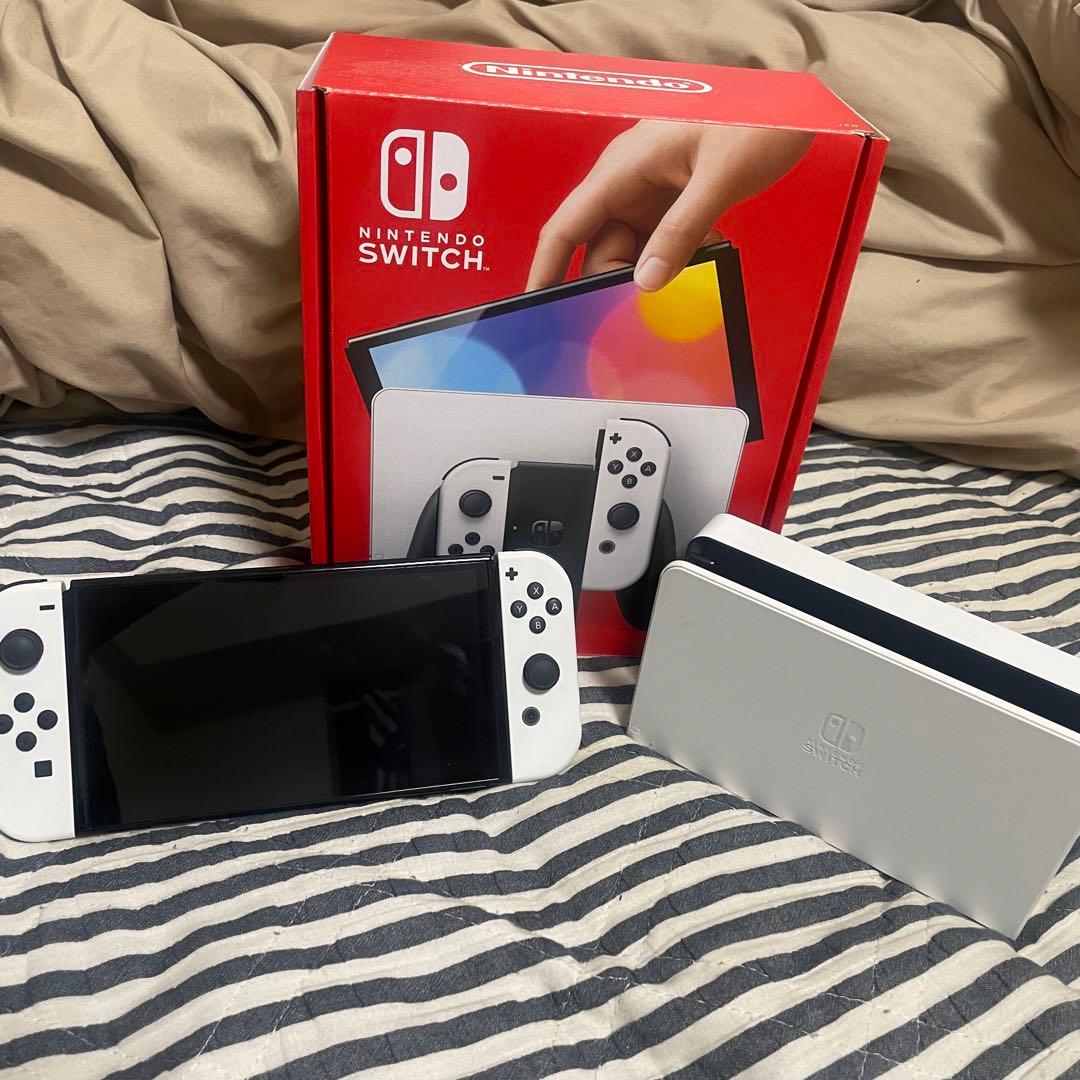 Nintendo Switch 有機ELモデル　ホワイト Nintendo Switch 有機ELモデル Joy-Con(L)/(R) ホワイト 新品未使用