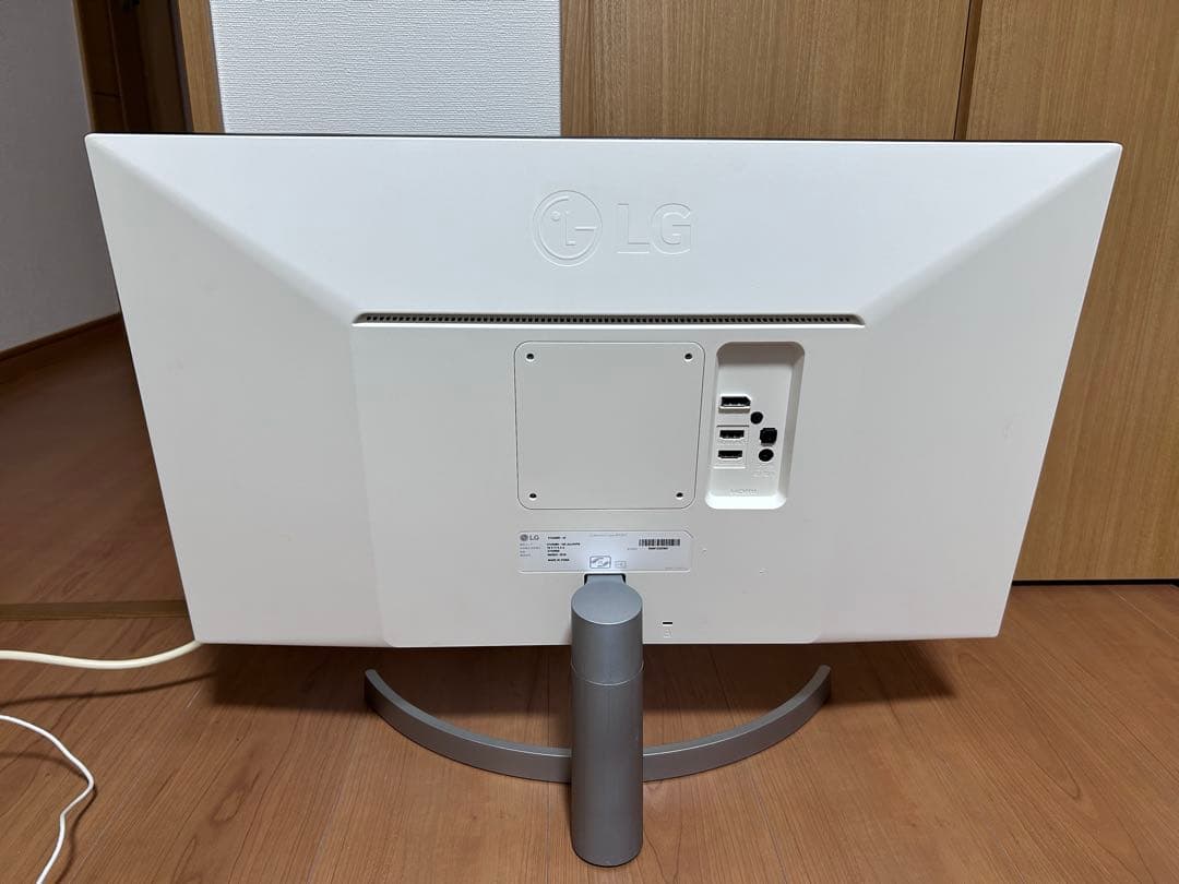 ラスト 禁煙 ペット無】LG 4K 27インチモニター 27UK600W - メルカリ