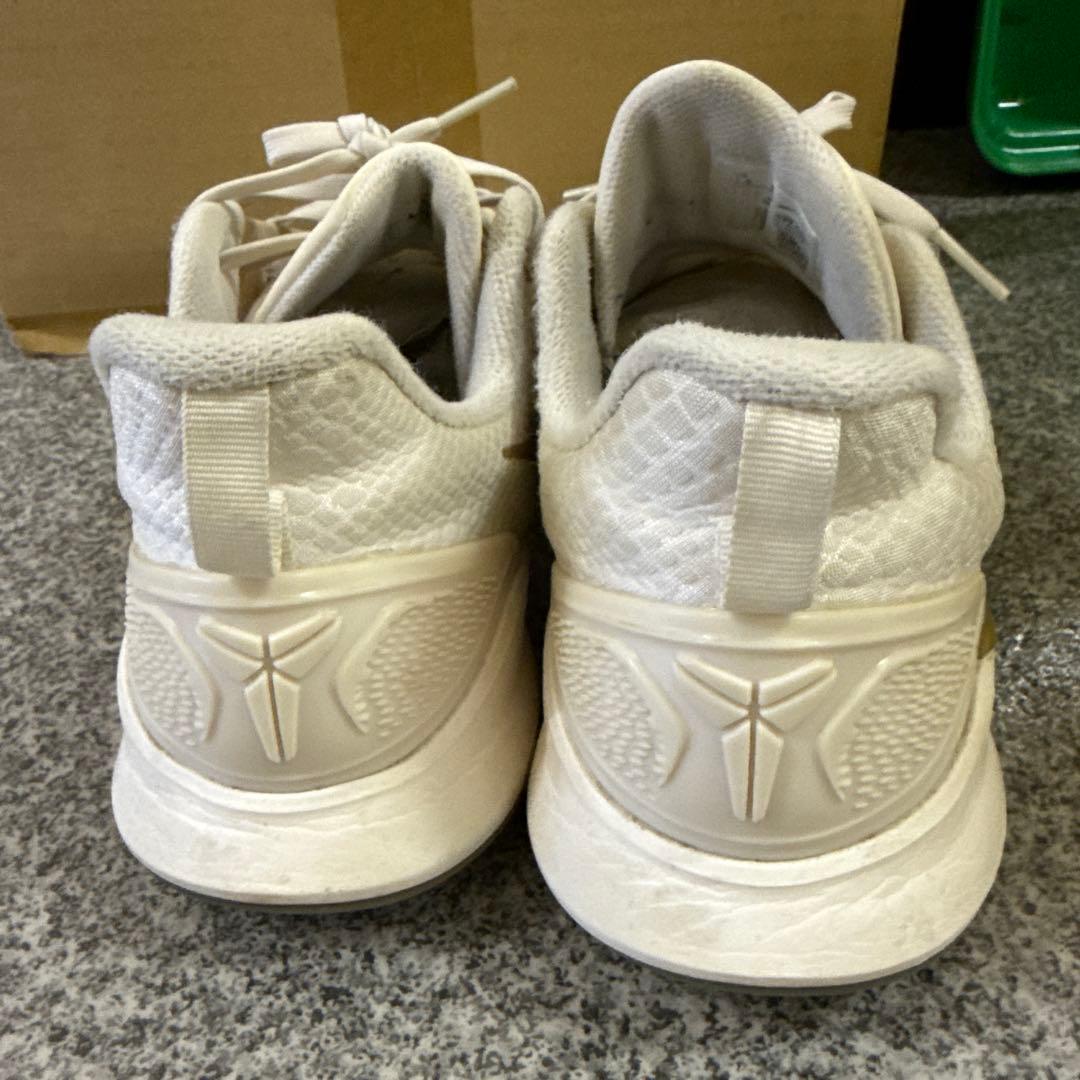 NIKE KOBE マンバフォーカス 29.5 白金 バスケットシューズ - メルカリ
