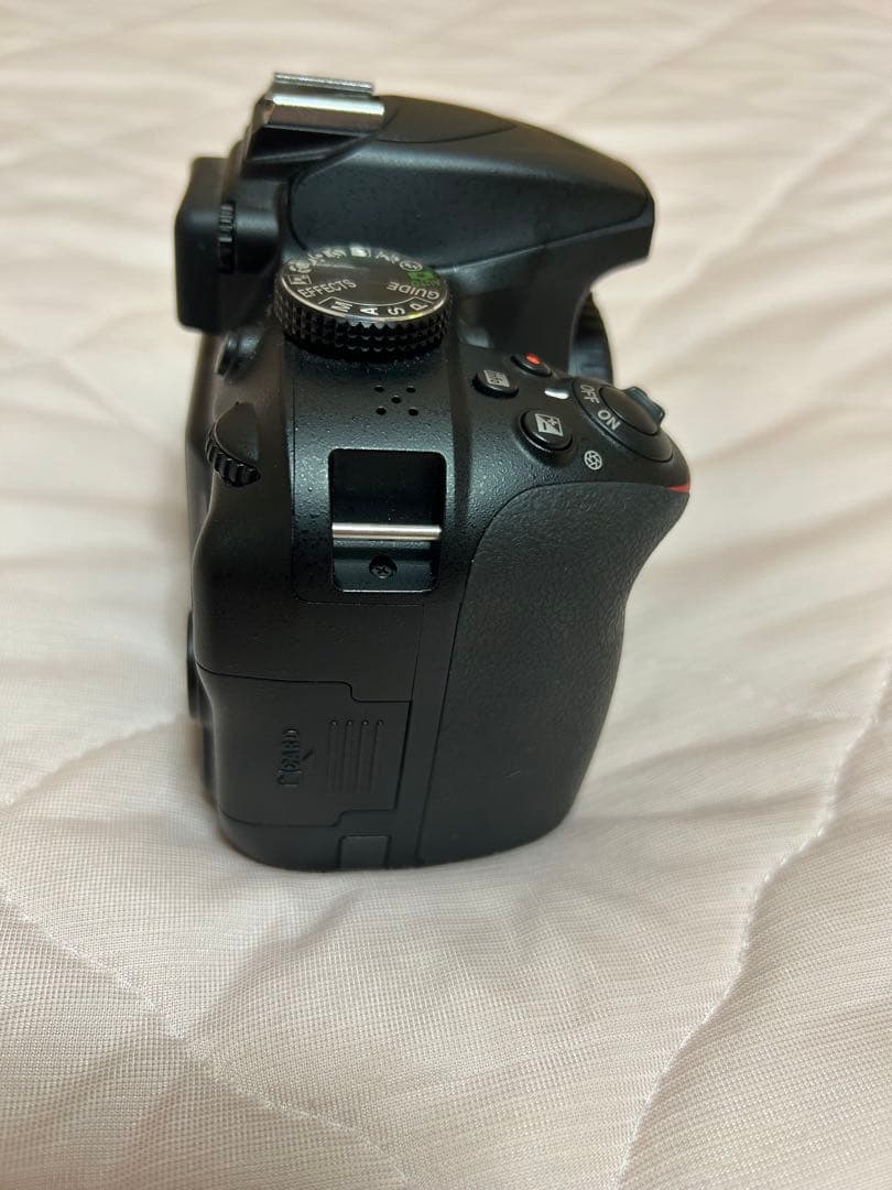 Nikon D3400 デジタル一眼レフカメラ ショット数1675回