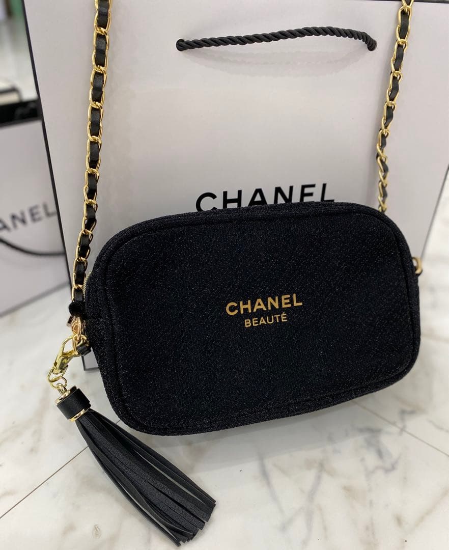 CHANEL ノベルティ ショルダーバッグ【チャーム&タッセル】 - メルカリ
