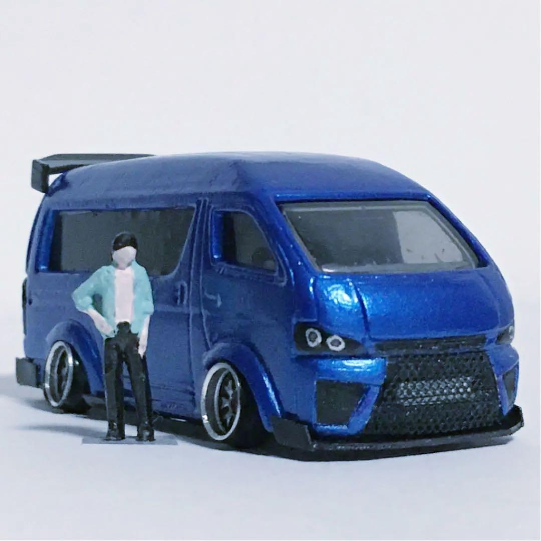 トミカ 改造 ハイエース フルエアロ 深リムローダウン 1/64サイズ男性