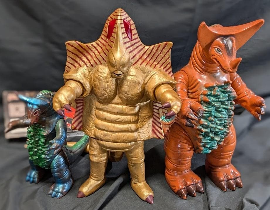 アイアン「ミラーマン」登場怪獣（マーミット）ソフビフィギュア