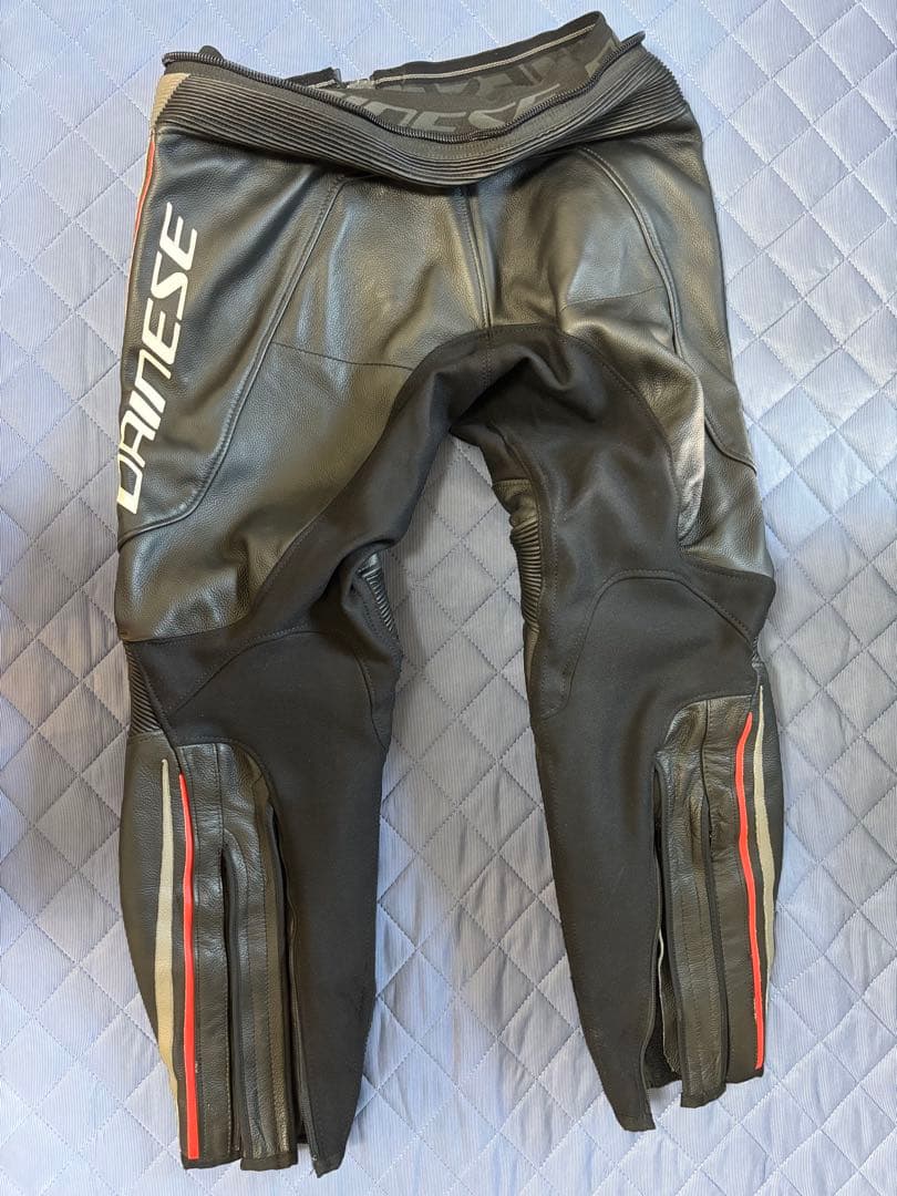 最終 Dainese レザーセパレートツナギ ブラック/レッド 52サイズ