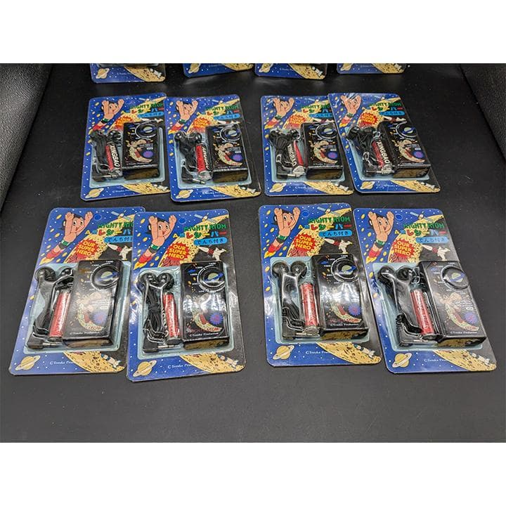 J54 サンリオ SANRIO AMラジオ 鉄腕アトム レトロ 電池式 希少品 J54