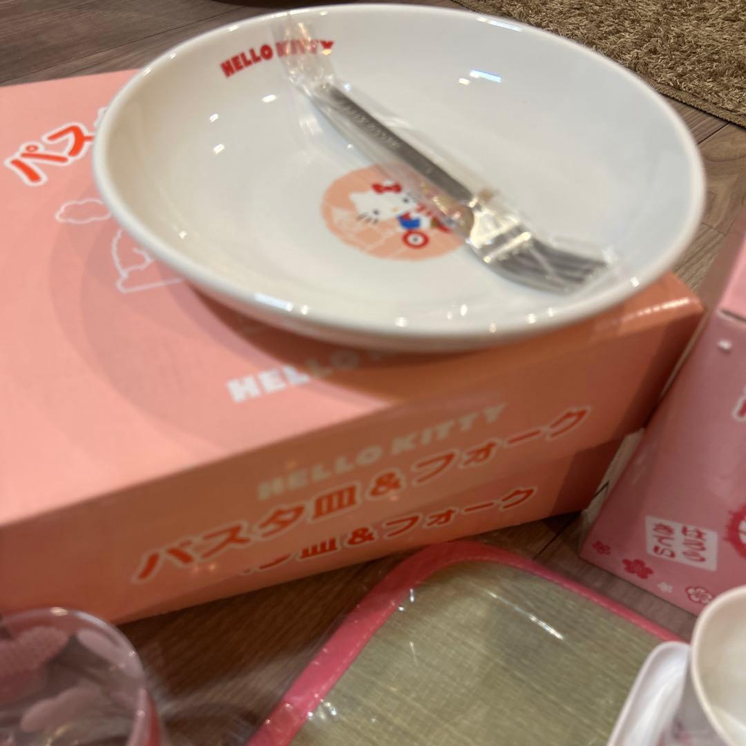 ハローキティ 食器 まとめ売り 10点以上 未使用 コップ 皿 ボウル