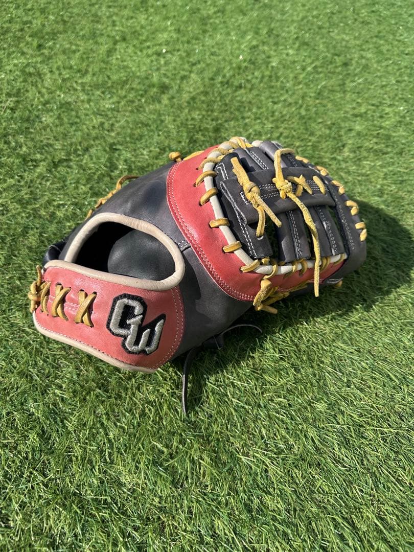 グラブワークス　オーダー　ファーストミット Welcome to Gloveworks. Make Your Own Glove and Bring It Home!