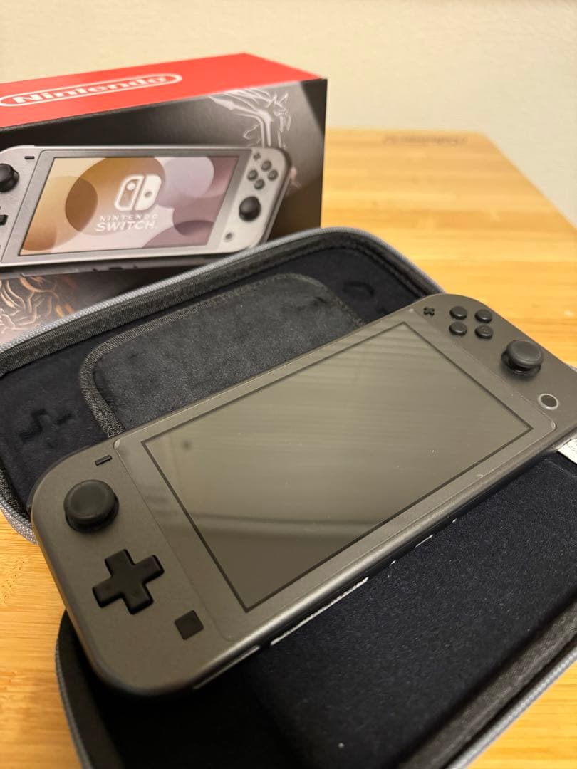 Nintendo Switch Lite グレー ポケモンデザイン ケース付き メタリックグレーのスイッチライト！ポケモンデザインの「Nintendo