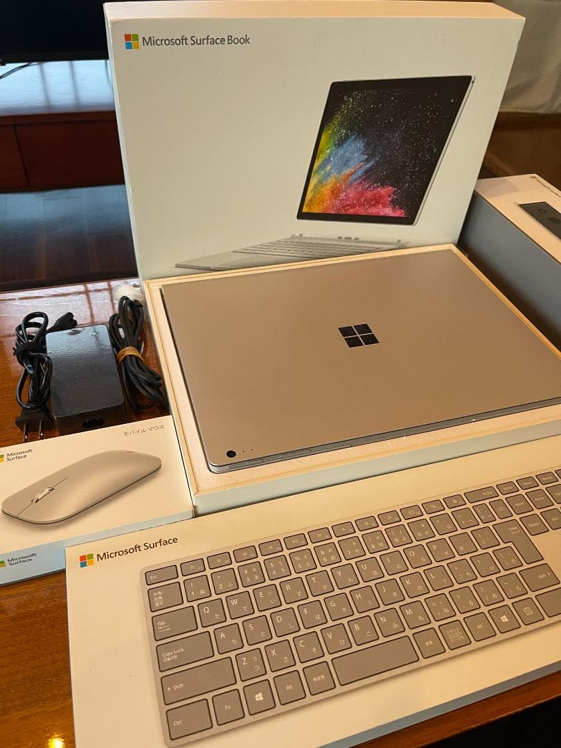 美品）Microsoft Surface Book 2 Ci5/8/128/13
