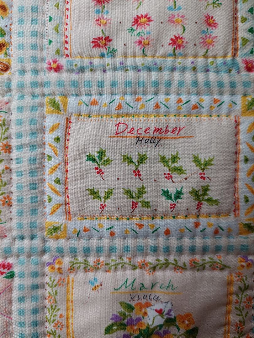 パッチワークタペストリー パッチワークキルト 四季の花 ハンドメイド