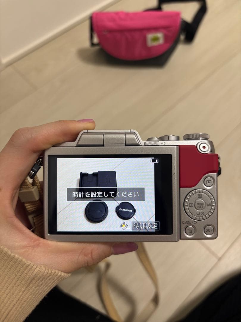 Panasonic DMC-GF7レンズキット 14-42mmピンク カメラ - メルカリ