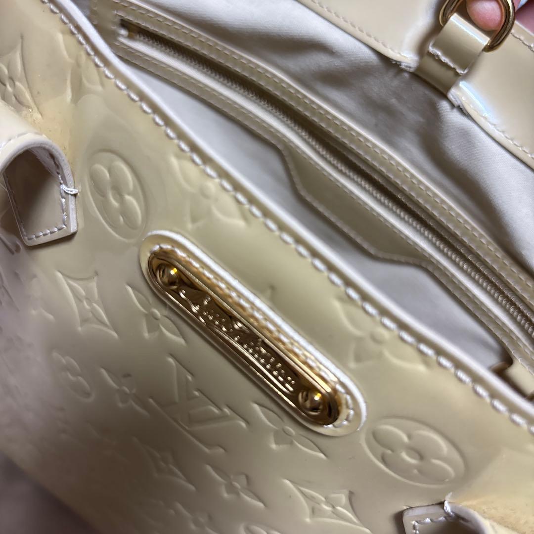 アイボリー ルイヴィトン ヴェルニ ウィルシャーMM トートバッグ