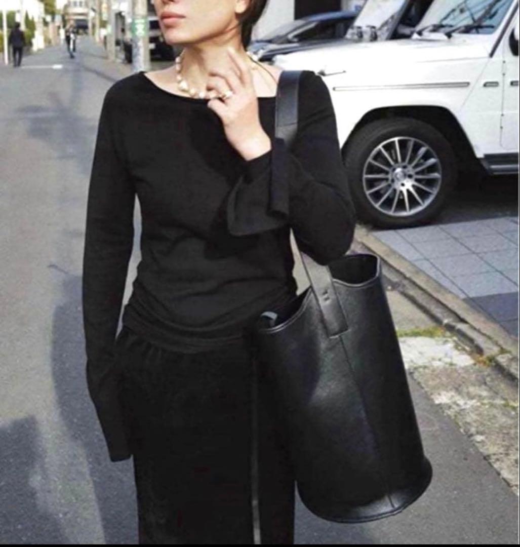 黒 ブラック 24ss ETRE ETRE TOKYO ラムレザーバケットバッグ ブラック