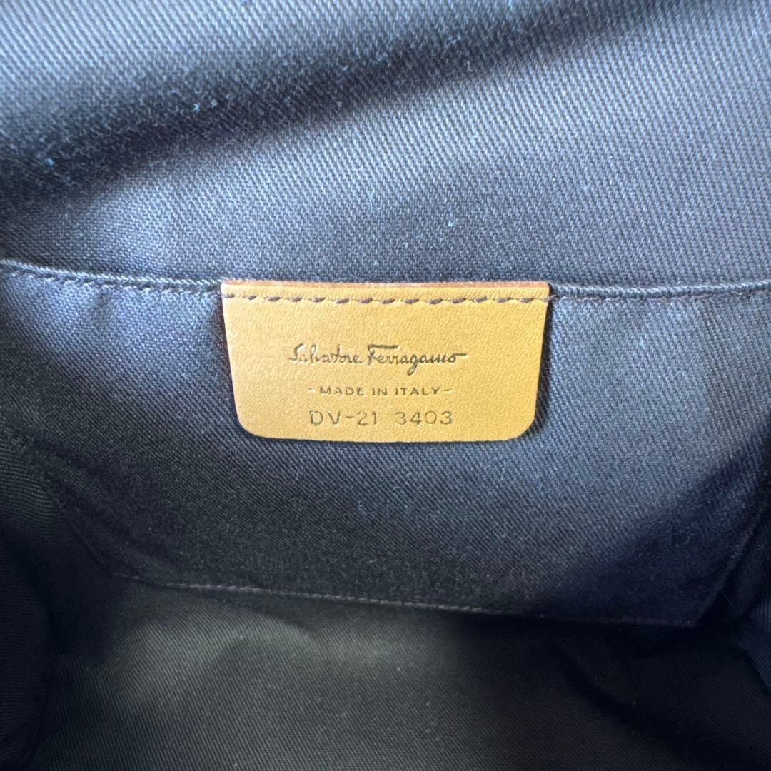 ルヴァトーレフェラガモガンチーニ ストロー かごバッグ ロゴ