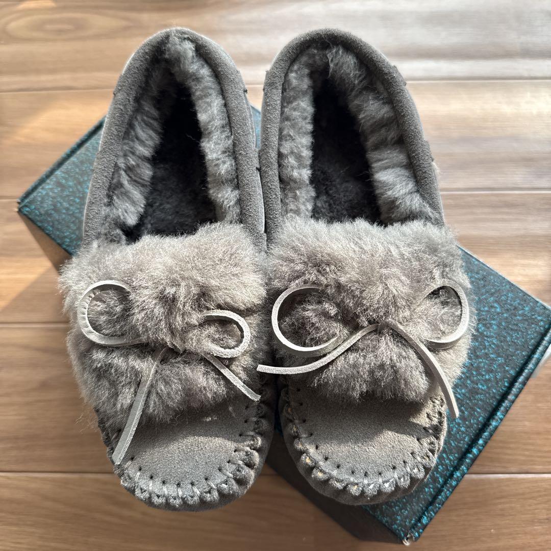 新品＊ EMU グレー Charcoal スエード ファー モカシン 完売カラー エミュ オーストラリア EMU Australia レディース シューズ モカシン
