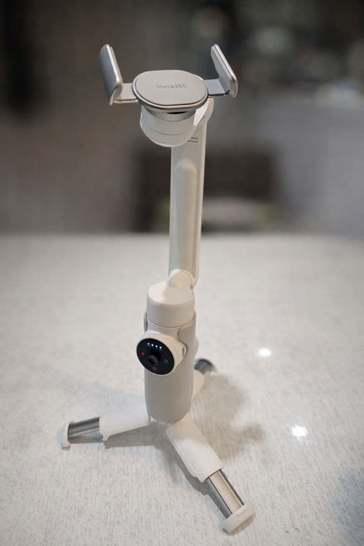 Insta360 Flow スマートフォンスタビライザー - メルカリ