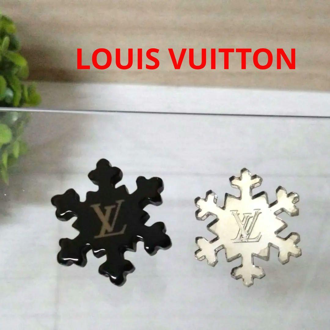廃盤 LOUIS VUITTON ピンバッジ ブローチ 雪の結晶 2点セット 楽天市場】LOUIS VUITTON ルイヴィトン M65390 雪の結晶 キット ピンズ