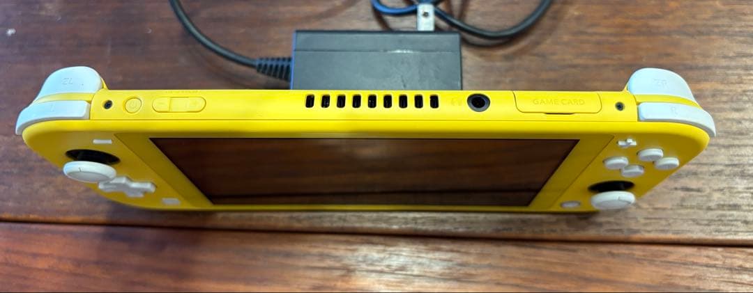 d*9様 Nintendo Switch Lite イエロー 充電器付き