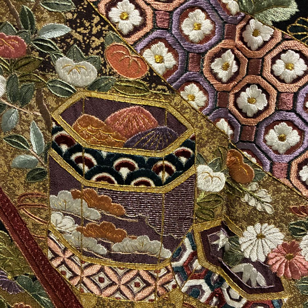 D68 黒留袖 総刺繍 慰斗紋 花模様 正絹 着物 袷 極美品 - メルカリ