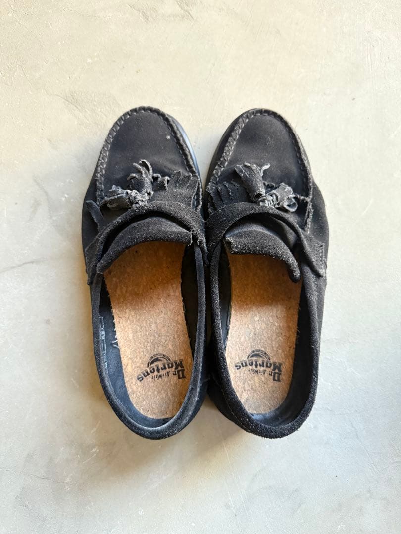 Dr.Martin 黒いフリンジ付きスエードモカシン ドクターマーチン モカシン スエード レザーシューズ 黒 UK3