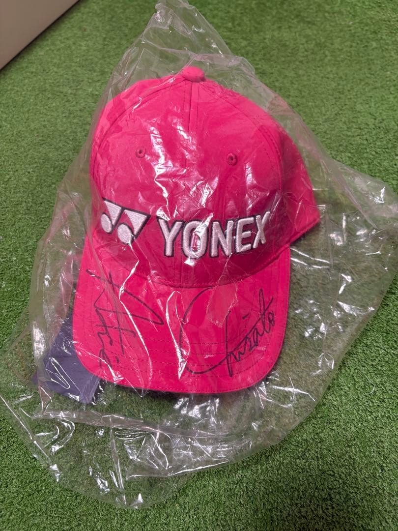 YONEX ピンクキャップ 岩井姉妹直筆サイン入り YONEX（ヨネックス） 岩井姉妹 限定カラー キャディバッグ