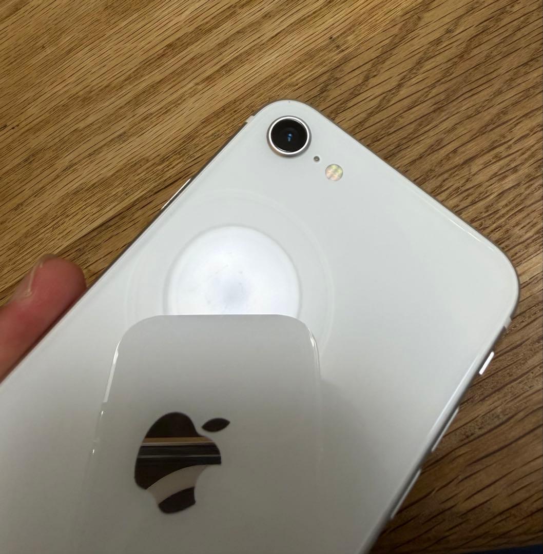 iPhone SE (第2世代) 64GB ホワイト ひび割れあり - メルカリ