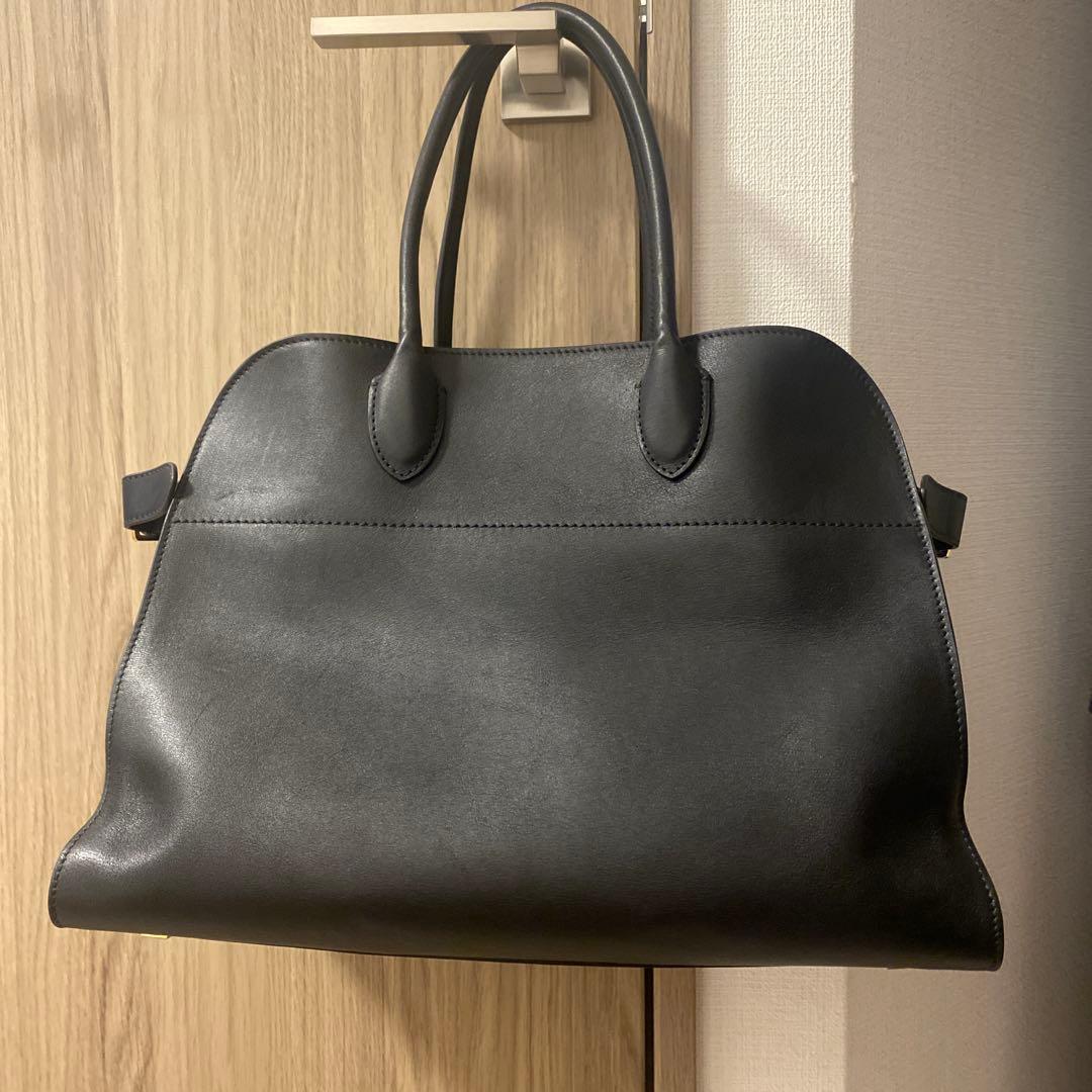 THE ROW マルゴー15 バッグ　サドルレザー　ブラック THE ROW MARGAUX 15 人気のマルゴー黒サドルレザーが入荷です