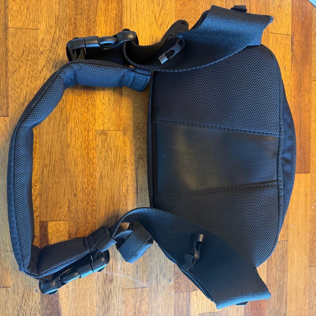 POMULU ブラック ヒップシート