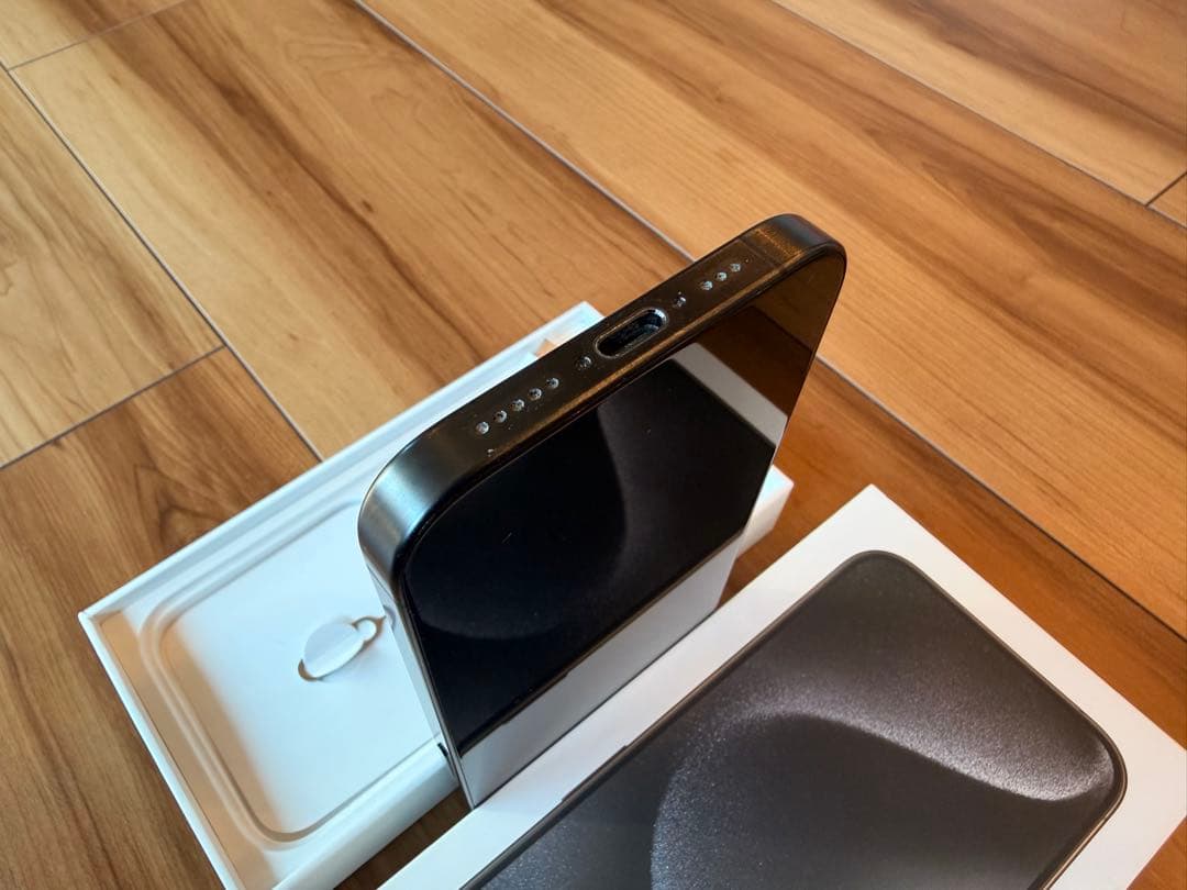 白ネコ様専用 美品⭐︎iPhone15Pro 256GB ブラックチタニウム - メルカリ