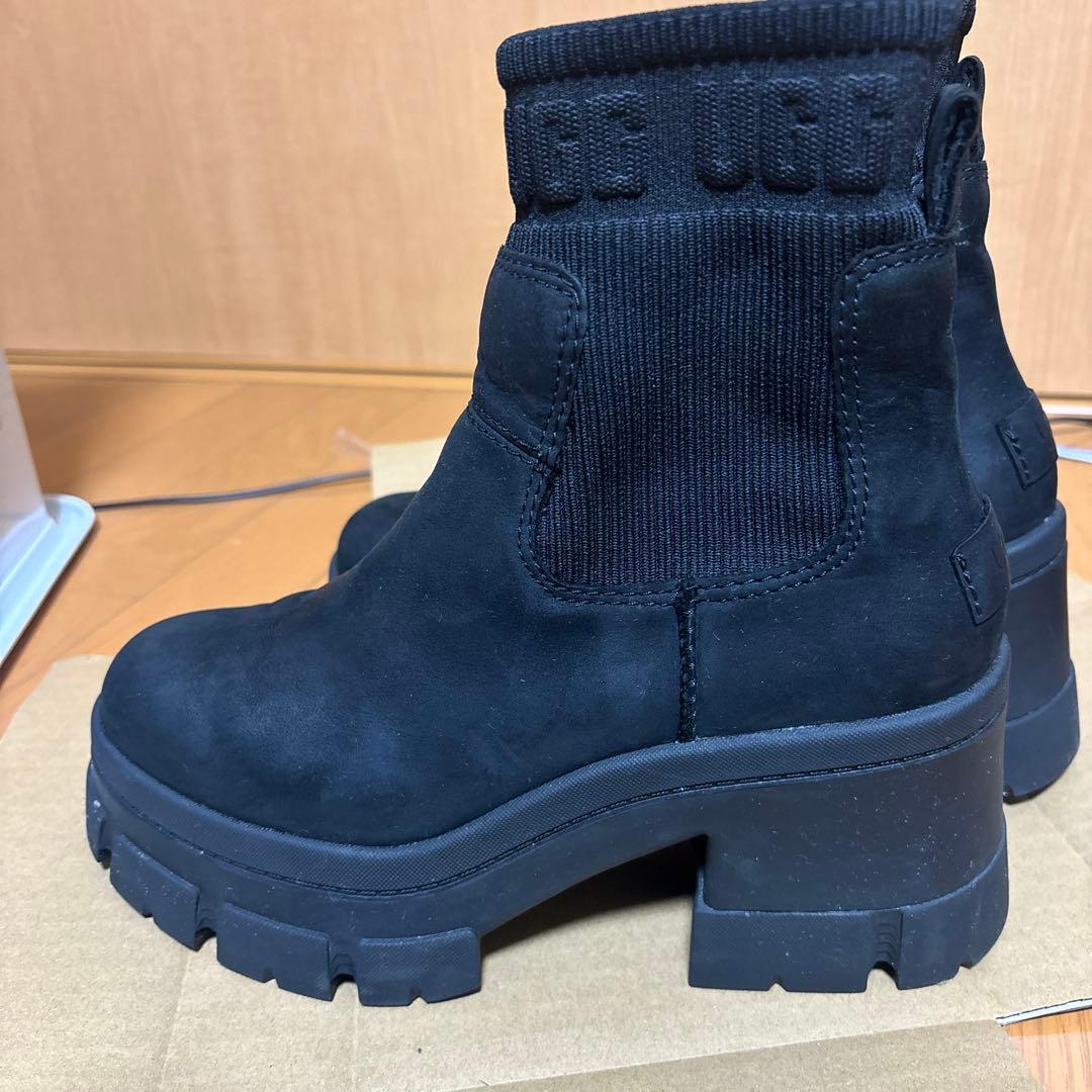 UGG Moxy Chelsea アグ モクシー チェルシー 24.5 UGG（アグ） ウィメンズ モクシー チェルシー UGG WOMENS MOXY CHELSEA