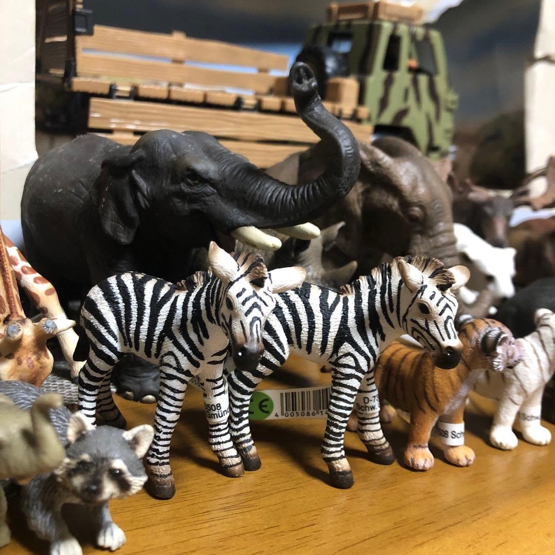 シュライヒ(Schleich) フィギュア 33体+トラック1台セット その他3