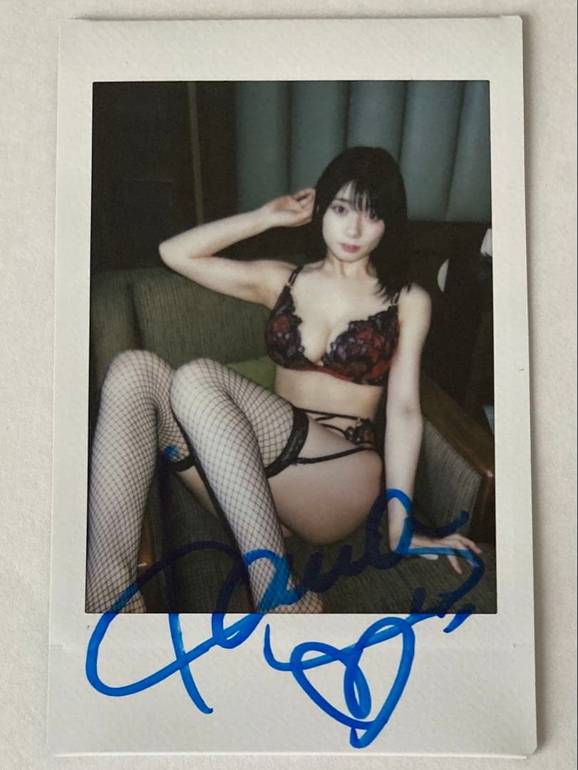 瀬戸環奈】直筆サイン入りチェキver.19 - メルカリ