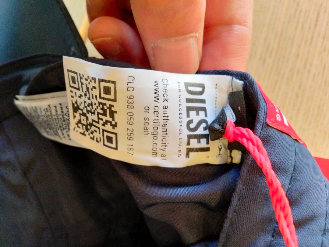 DIESEL（GINNLONG刺繍 SWEAT-SHIRT）＆キャップ2点新品 - メルカリ