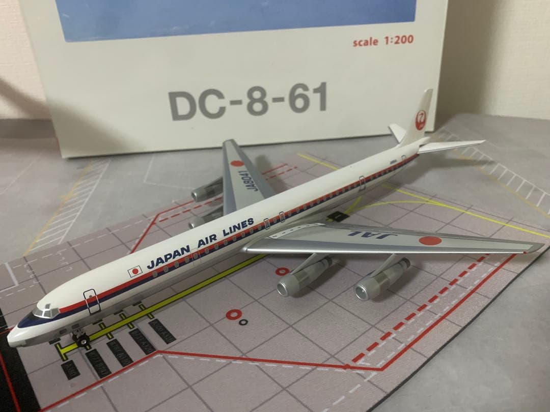 jalux公式モデル1／200日航DC8－61プラスティック樹脂製