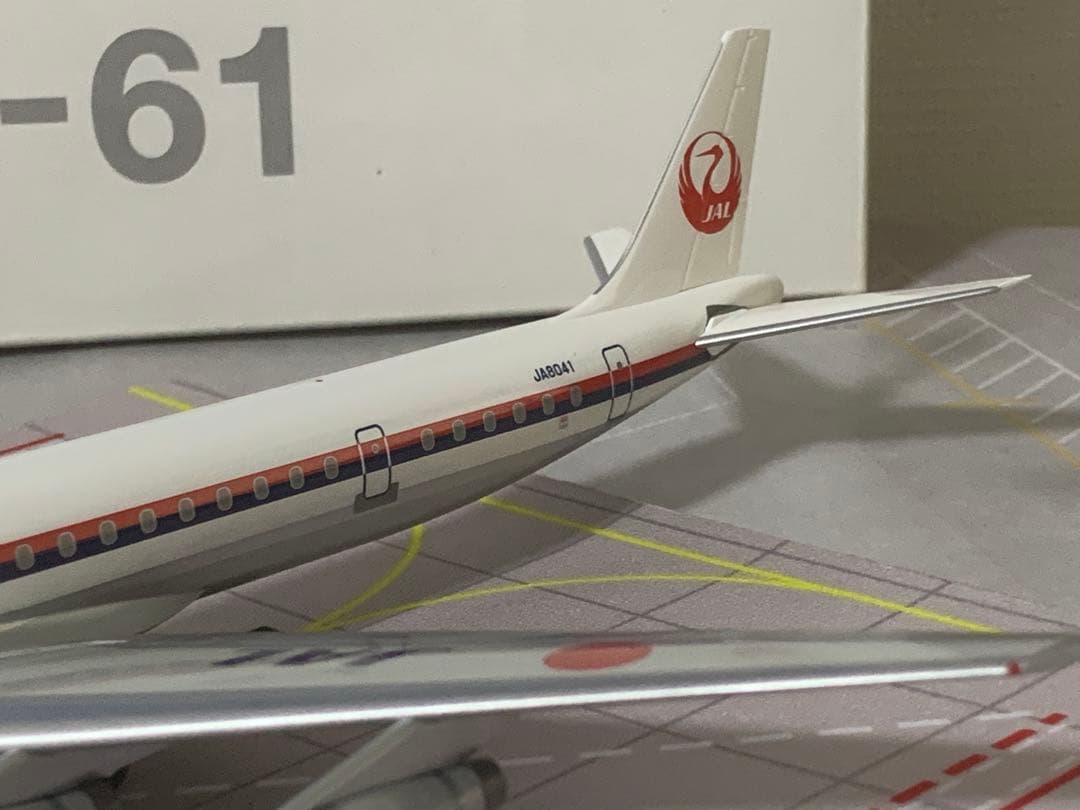 jalux公式モデル1／200日航DC8－61プラスティック樹脂製