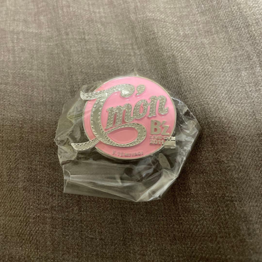 B'z LIVE-GYM 2011 C'mon会場ガチャ ピンバッジ9.18宮城 - メルカリ