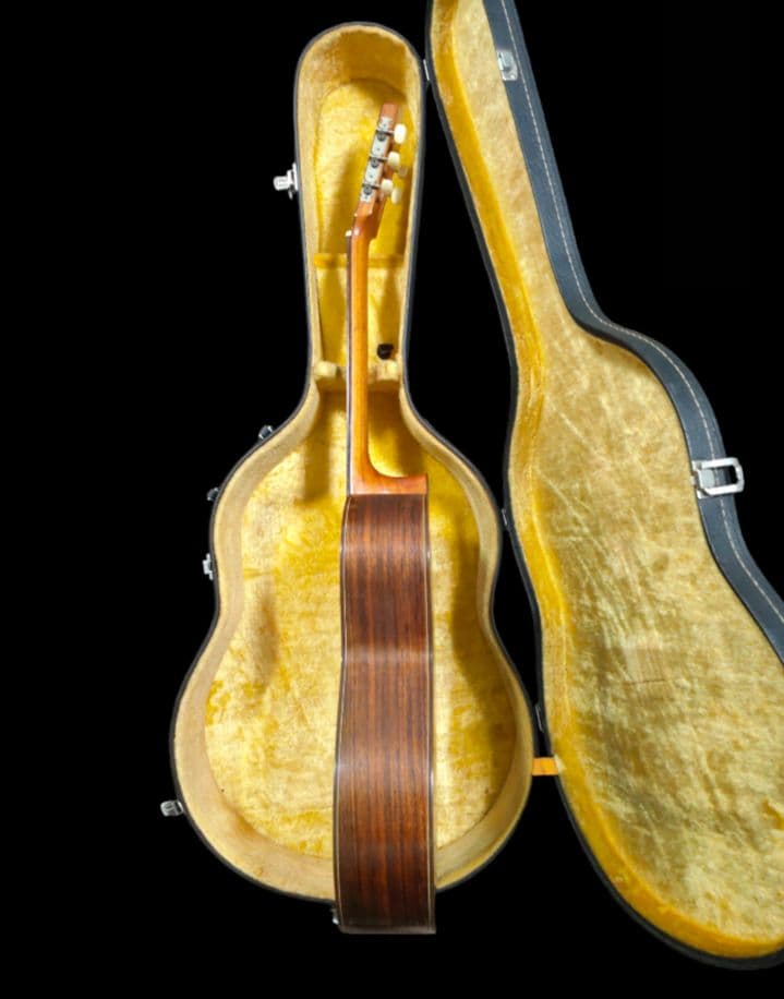 ギター！鈴木バイオリン杜木曽手工品ハードケース付き！昭和40年代昭和