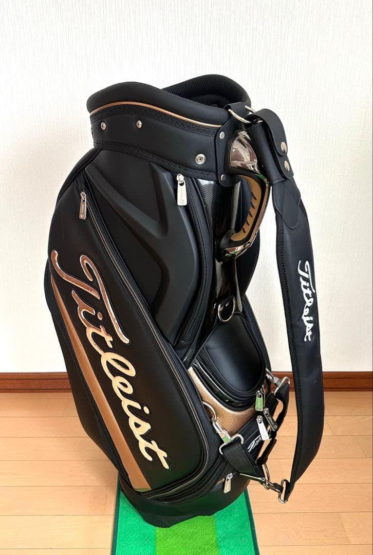 レア極美品】限定タイトリストキャディツアーバッグ 3点式 - メルカリ