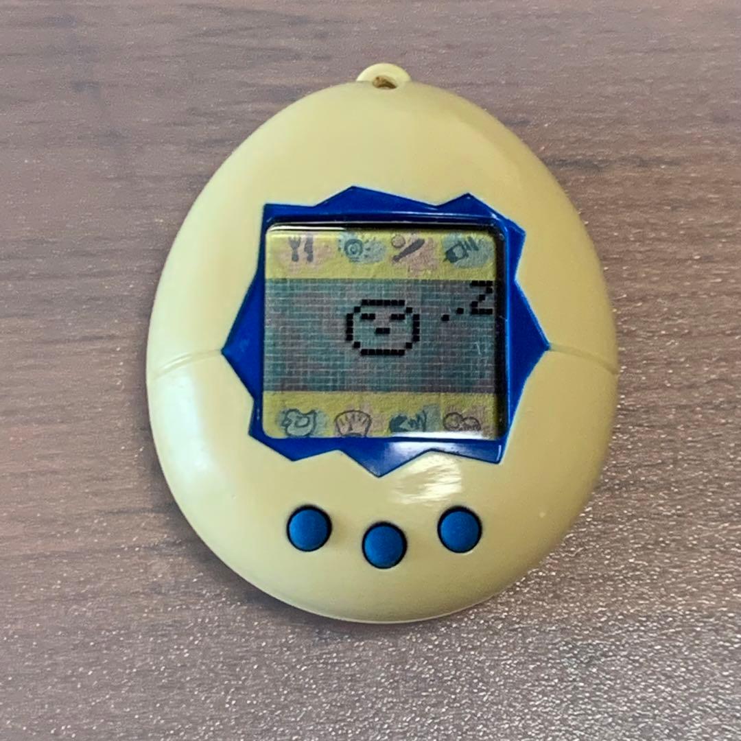 M189❀たまごっち 初代 海外 英語版 1997 バンダイ ホワイトブルー