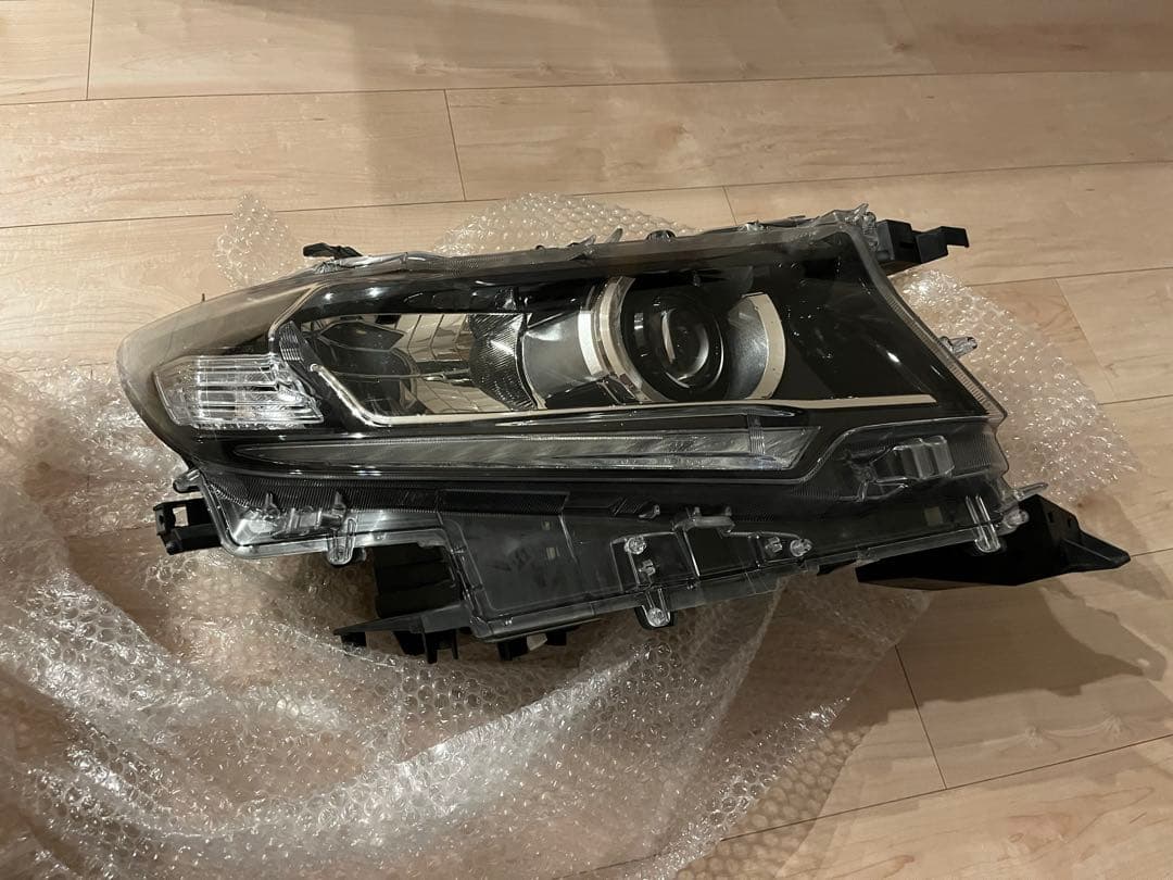 美品　GDJ150W ランドクルーザー　プラド　LED ヘッドライト GDJ150W/151 WTRJ150 ランドクルーザー プラド 後期 LEDシーケンシャル