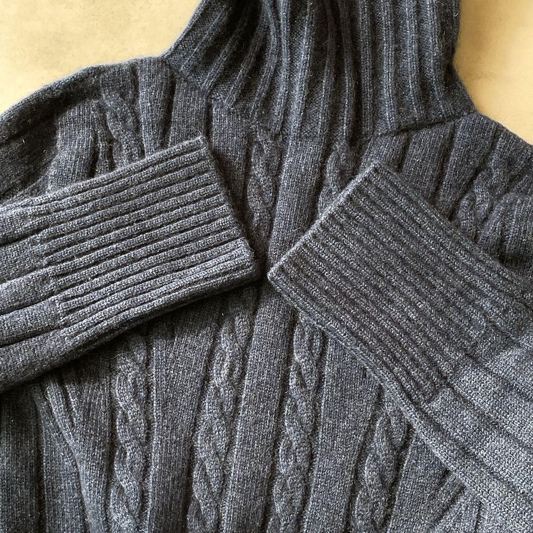 ダーマコレクション カシミヤ100% ケーブル編みタートルネックニット